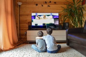 Niños frente a la tele. Por qué no me gustan los reality shows